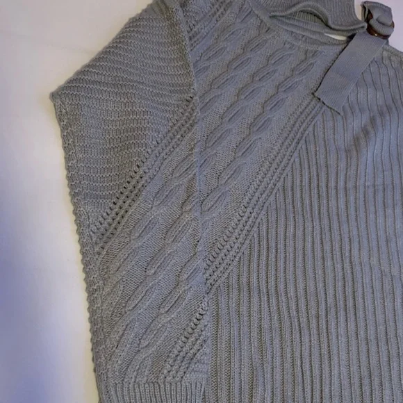 New - Gray Long Sleeve Off the Shoulder Turtleneck Knit Fall Sweater Small - Picture 10 of 11